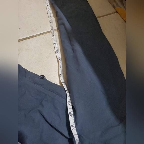 Volcom snowboard jacket - Picture 9 of 13